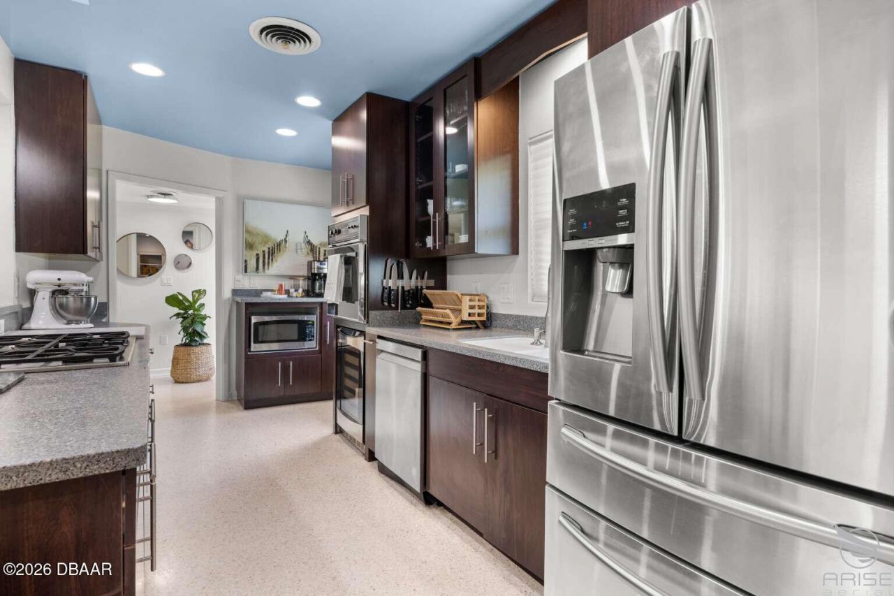 812 E 13th Avenue, New Smyrna Beach, FL 32169 Photo