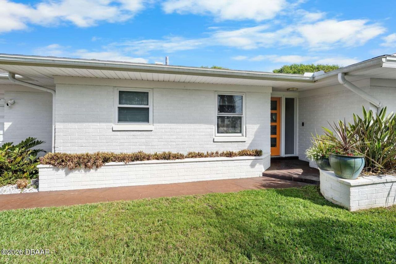 812 E 13th Avenue, New Smyrna Beach, FL 32169 Photo