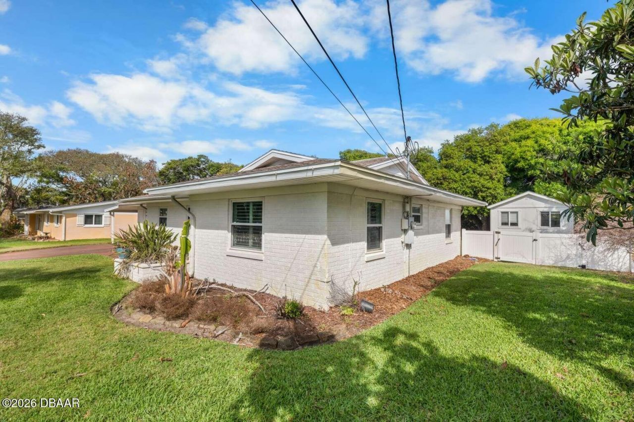812 E 13th Avenue, New Smyrna Beach, FL 32169 Photo