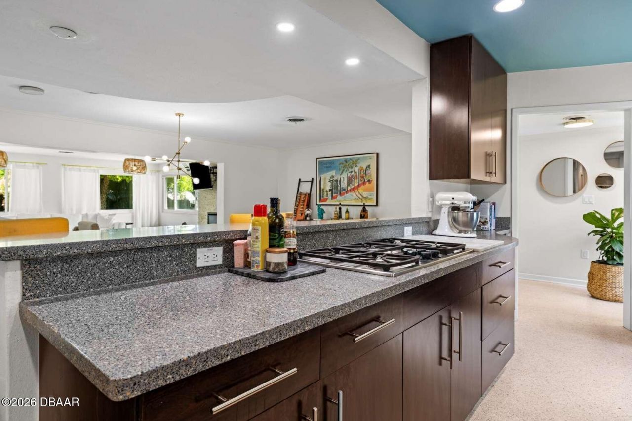 812 E 13th Avenue, New Smyrna Beach, FL 32169 Photo