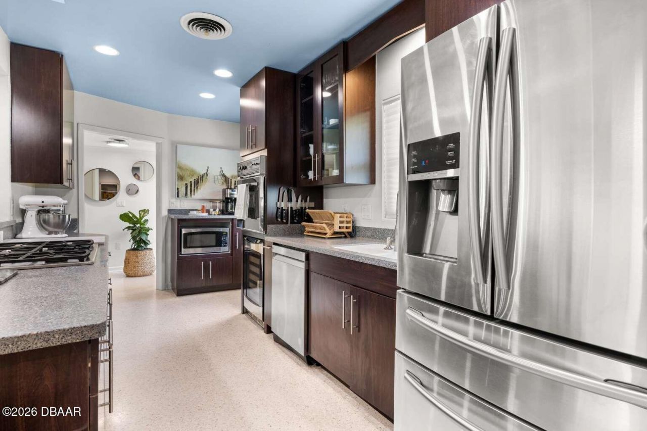 812 E 13th Avenue, New Smyrna Beach, FL 32169 Photo