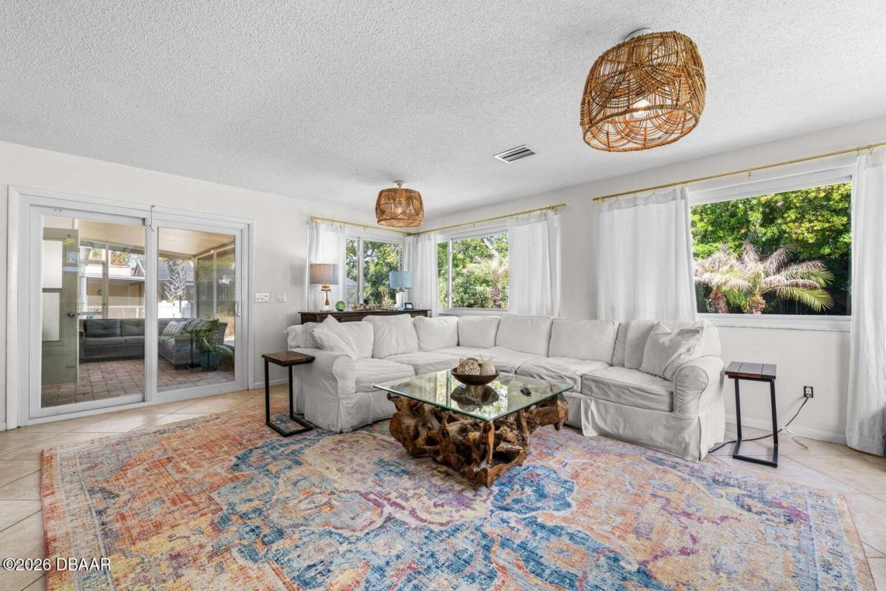 812 E 13th Avenue, New Smyrna Beach, FL 32169 Photo