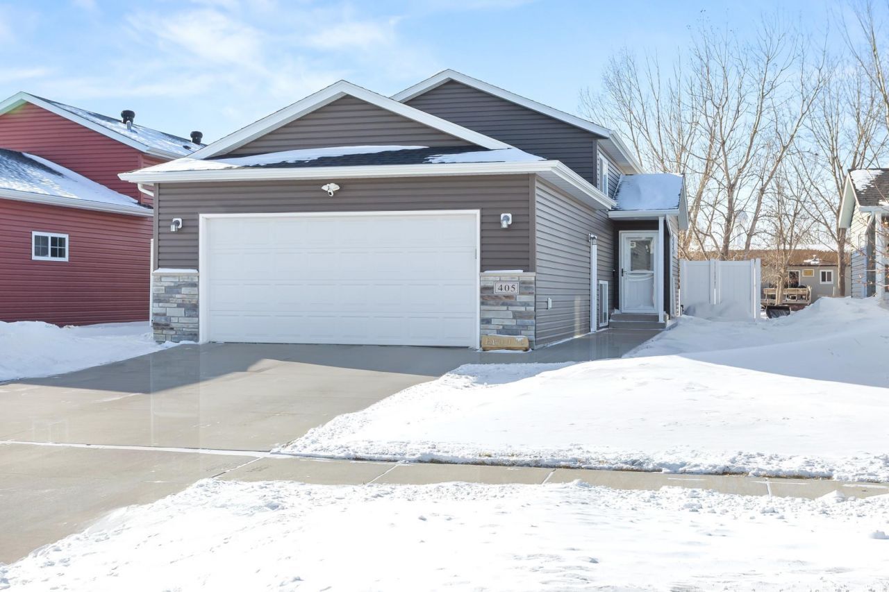 405 5th Street E, Horace, ND 58047 Main Photo