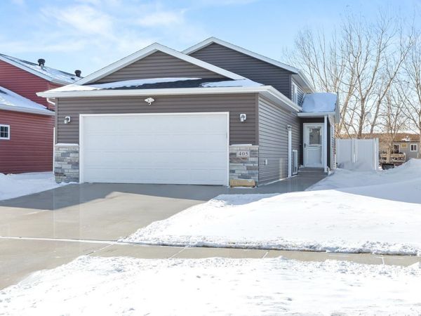 405 5th Street E, Horace, ND 58047