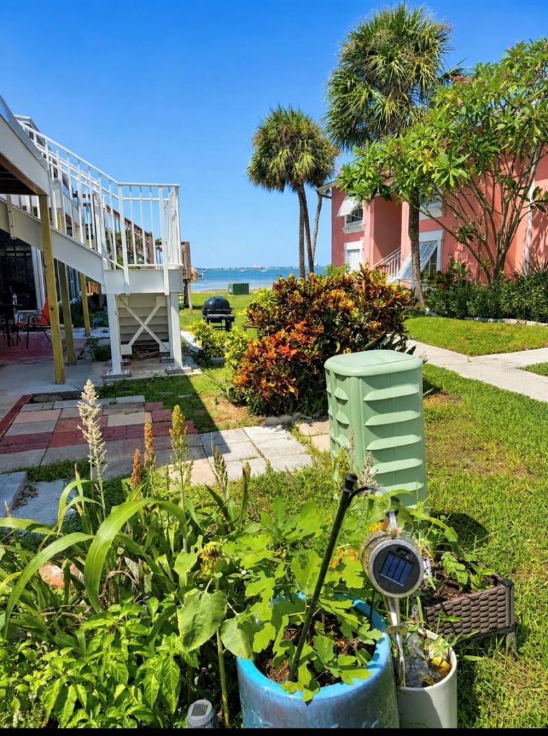 3735 42nd Way S, Unit E, Saint Petersburg, FL 33711 Photo
