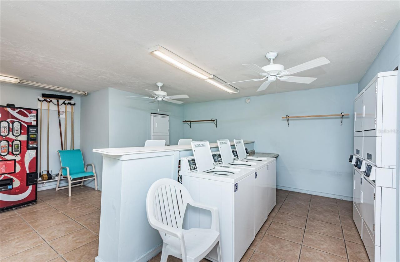 3735 42nd Way S, Unit E, Saint Petersburg, FL 33711 Photo