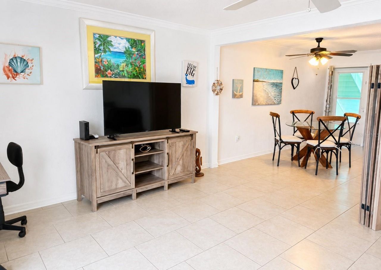3735 42nd Way S, Unit E, Saint Petersburg, FL 33711 Photo