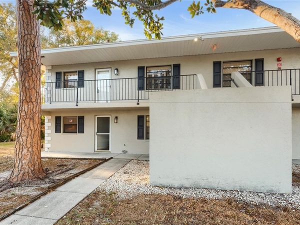 101 LAKE AVENUE NE, Unit 209, LARGO, FL 33771