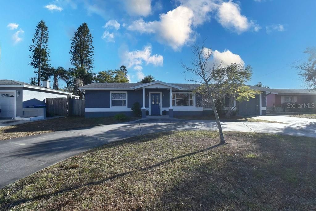 5952 52nd Avenue N, Kenneth City, FL 33709 Photo