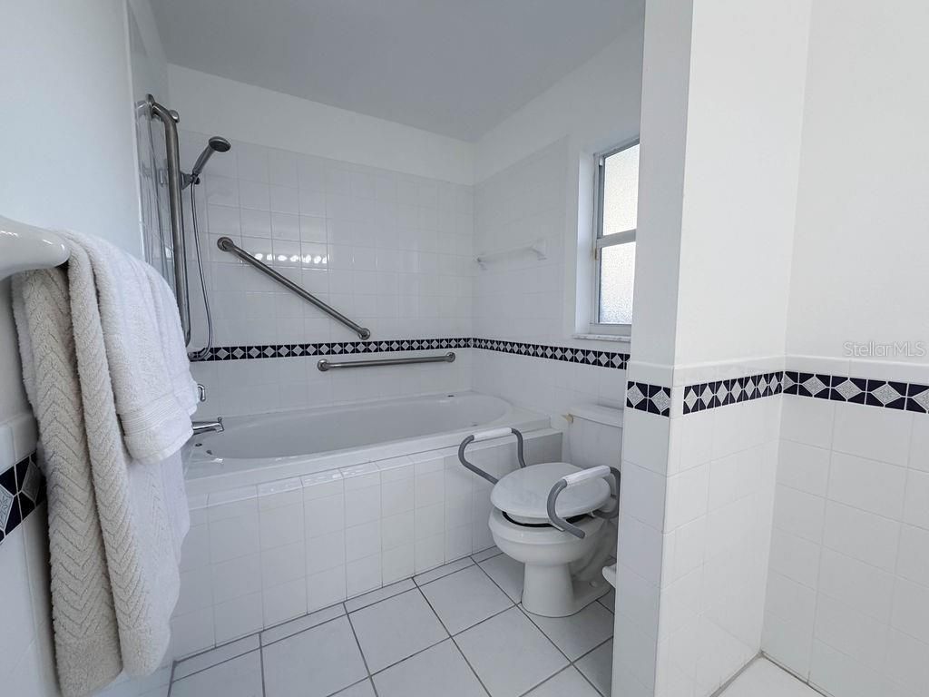 5952 52nd Avenue N, Kenneth City, FL 33709 Photo