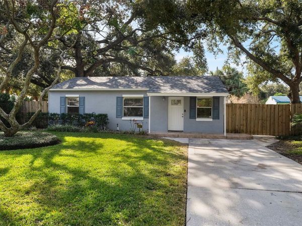 4722 W WALLCRAFT AVENUE, TAMPA, FL 33611