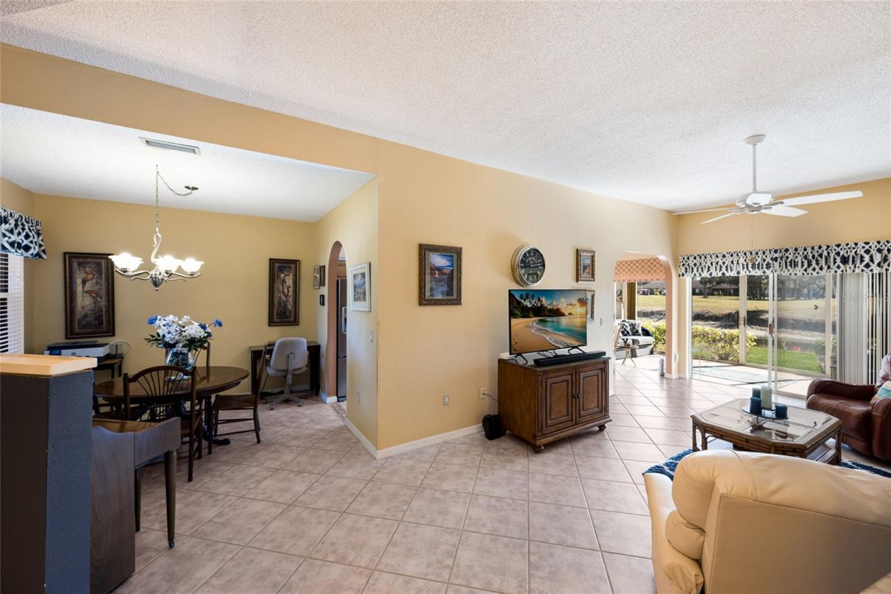 5590 Golf Pointe Drive, Unit 5590, Sarasota, FL 34243 Photo