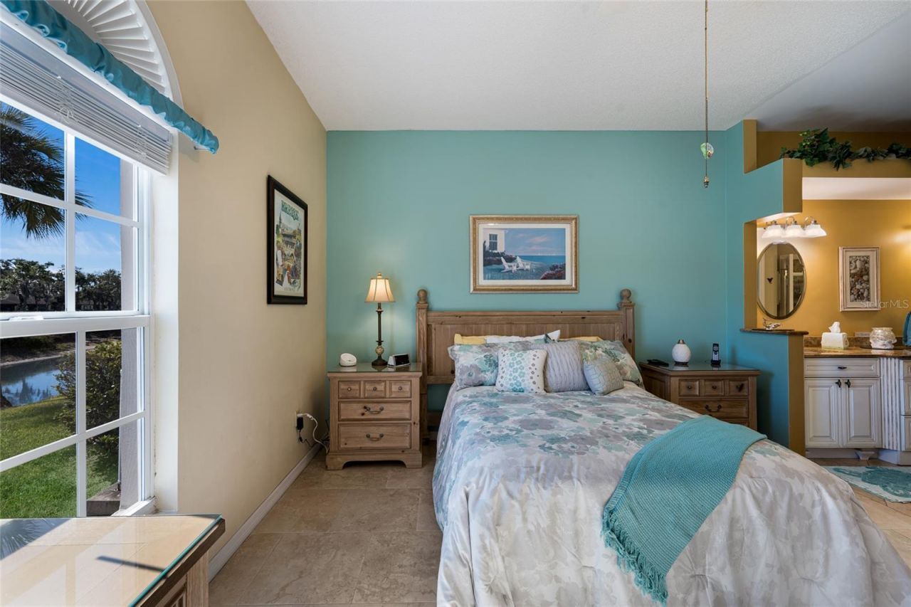 5590 Golf Pointe Drive, Unit 5590, Sarasota, FL 34243 Photo