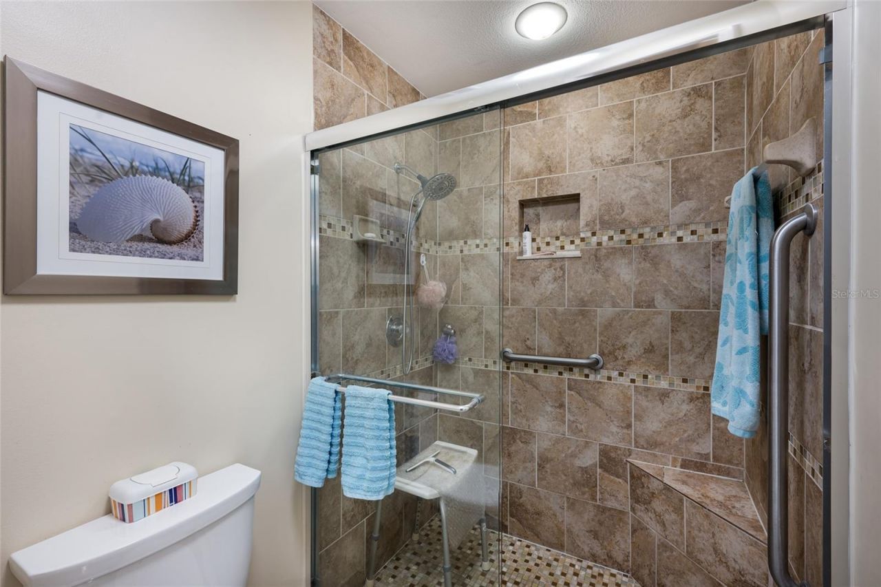 5590 Golf Pointe Drive, Unit 5590, Sarasota, FL 34243 Photo