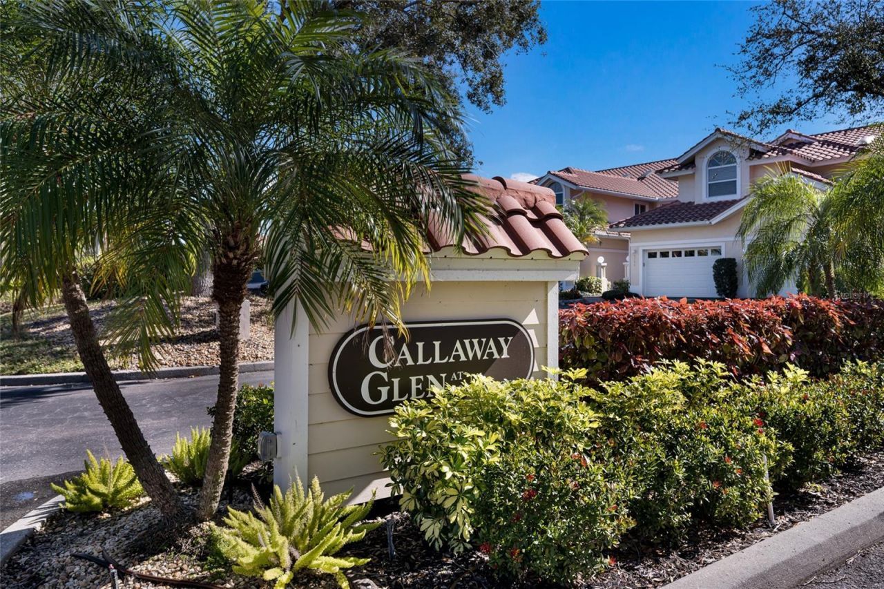 5590 Golf Pointe Drive, Unit 5590, Sarasota, FL 34243 Photo