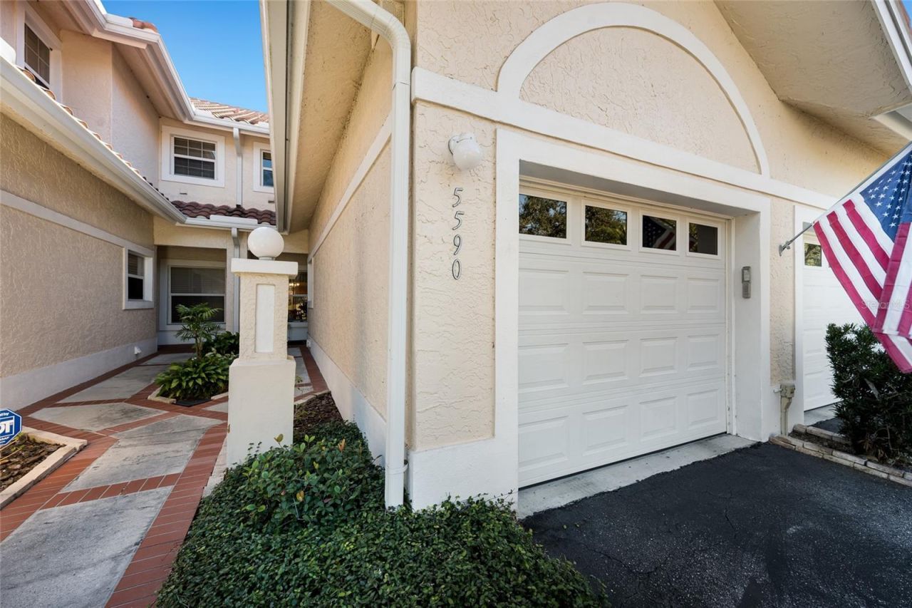 5590 Golf Pointe Drive, Unit 5590, Sarasota, FL 34243 Photo