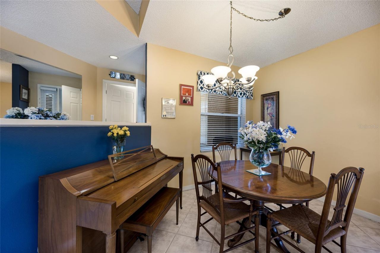 5590 Golf Pointe Drive, Unit 5590, Sarasota, FL 34243 Photo