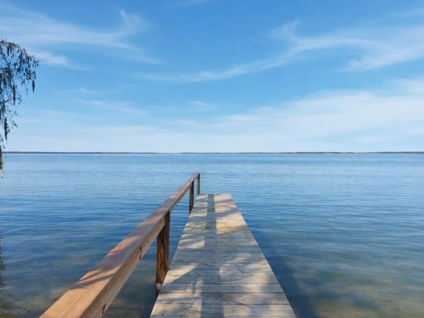 1689 LAKESHORE DRIVE, EUSTIS, FL 32726