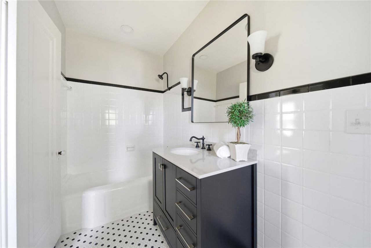 1689 Lakeshore Drive, Eustis, FL 32726 Photo