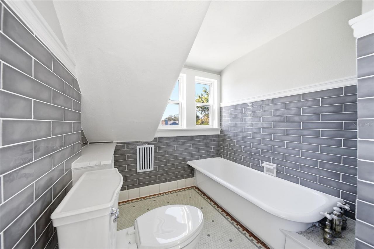 1689 Lakeshore Drive, Eustis, FL 32726 Photo