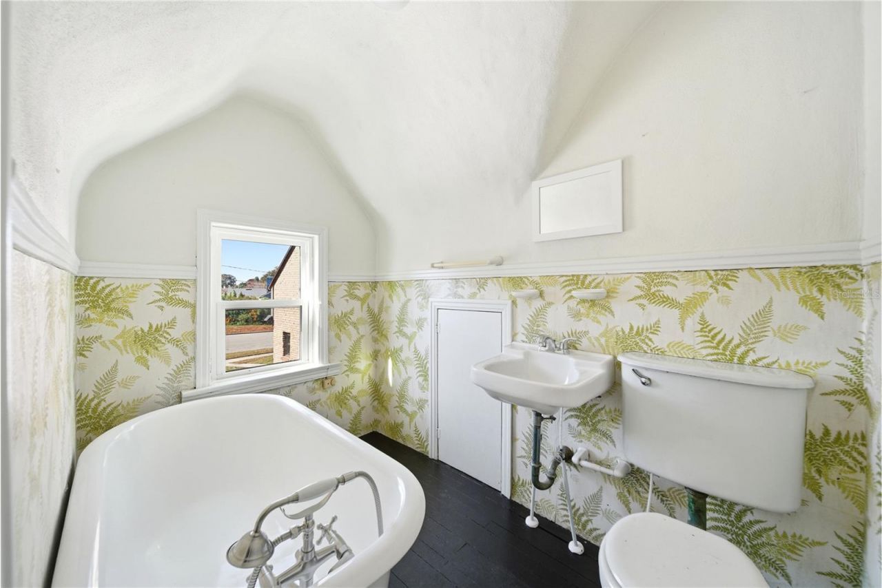 1689 Lakeshore Drive, Eustis, FL 32726 Photo