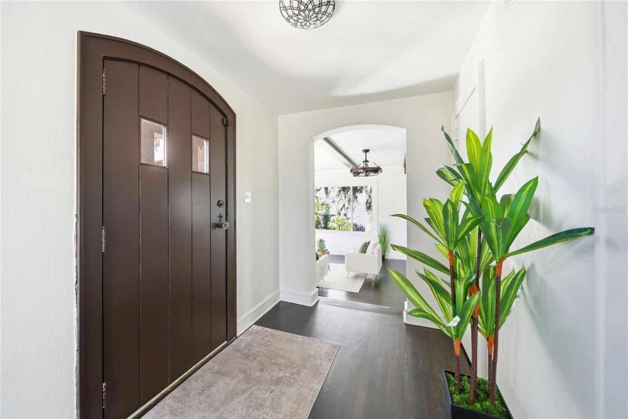 1689 Lakeshore Drive, Eustis, FL 32726 Photo