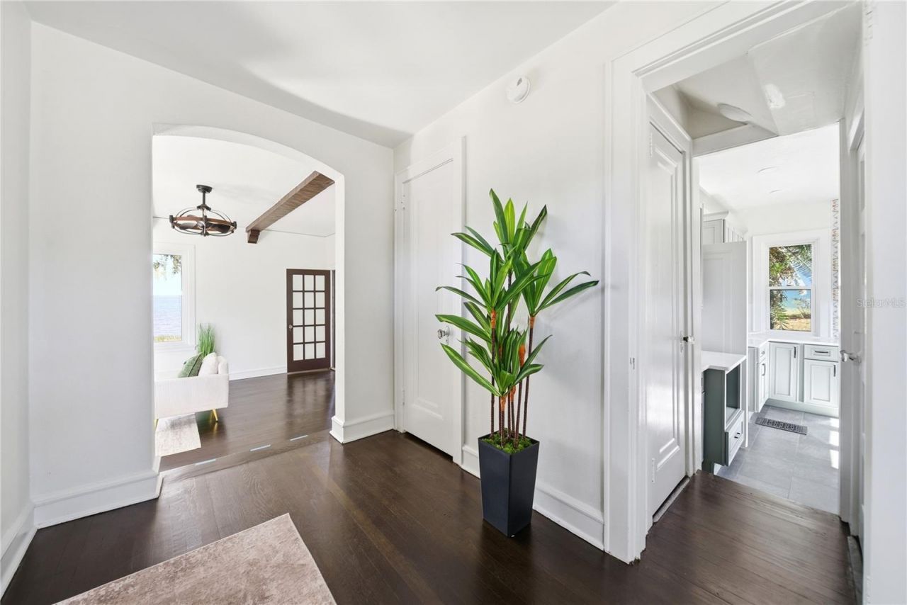 1689 Lakeshore Drive, Eustis, FL 32726 Photo