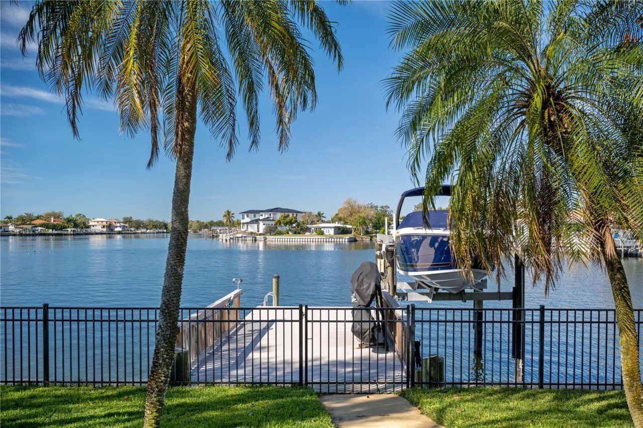 3598 10th Street Ne, Saint Petersburg, FL 33704 Photo