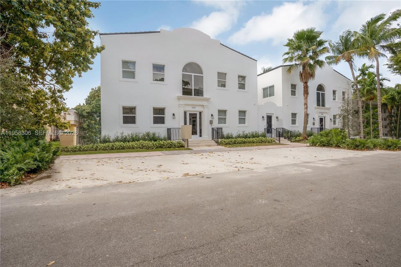 628 Santander Ave, Unit 8, Coral Gables, FL 33134 Photo