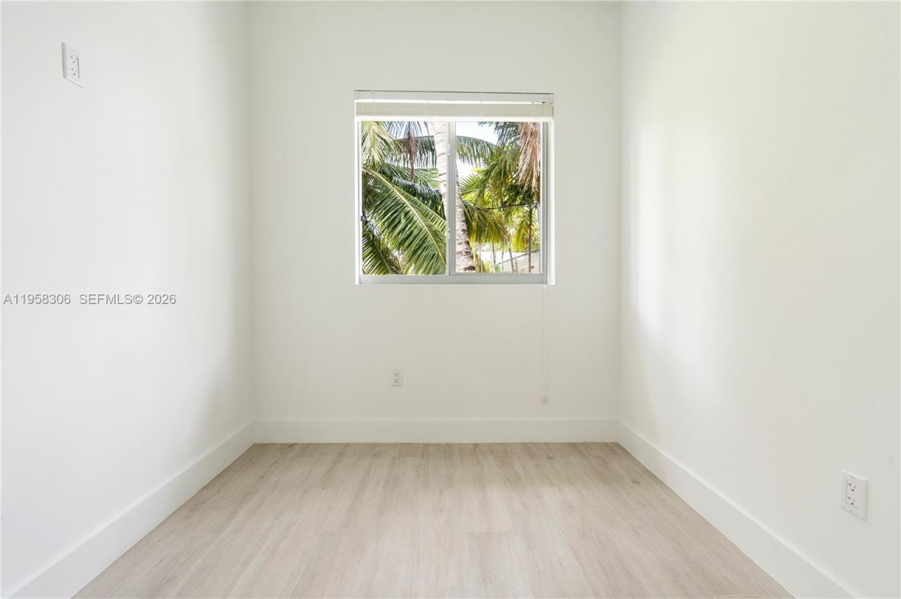 628 Santander Ave, Unit 8, Coral Gables, FL 33134 Photo
