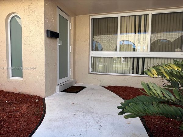 9200 SW 54th St, Cooper City, FL 33328