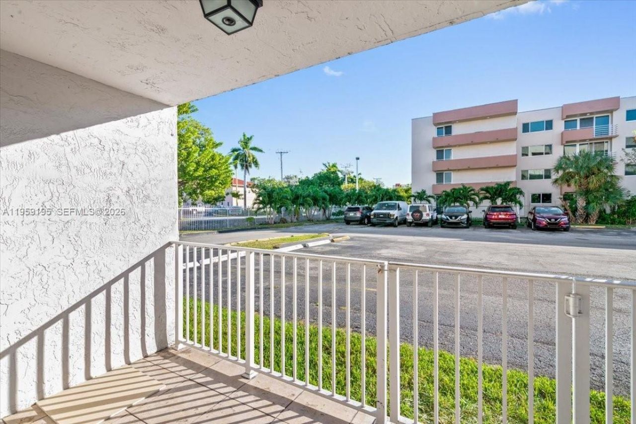 8075 NW 7th St, Unit 120, Miami, FL 33126 Photo
