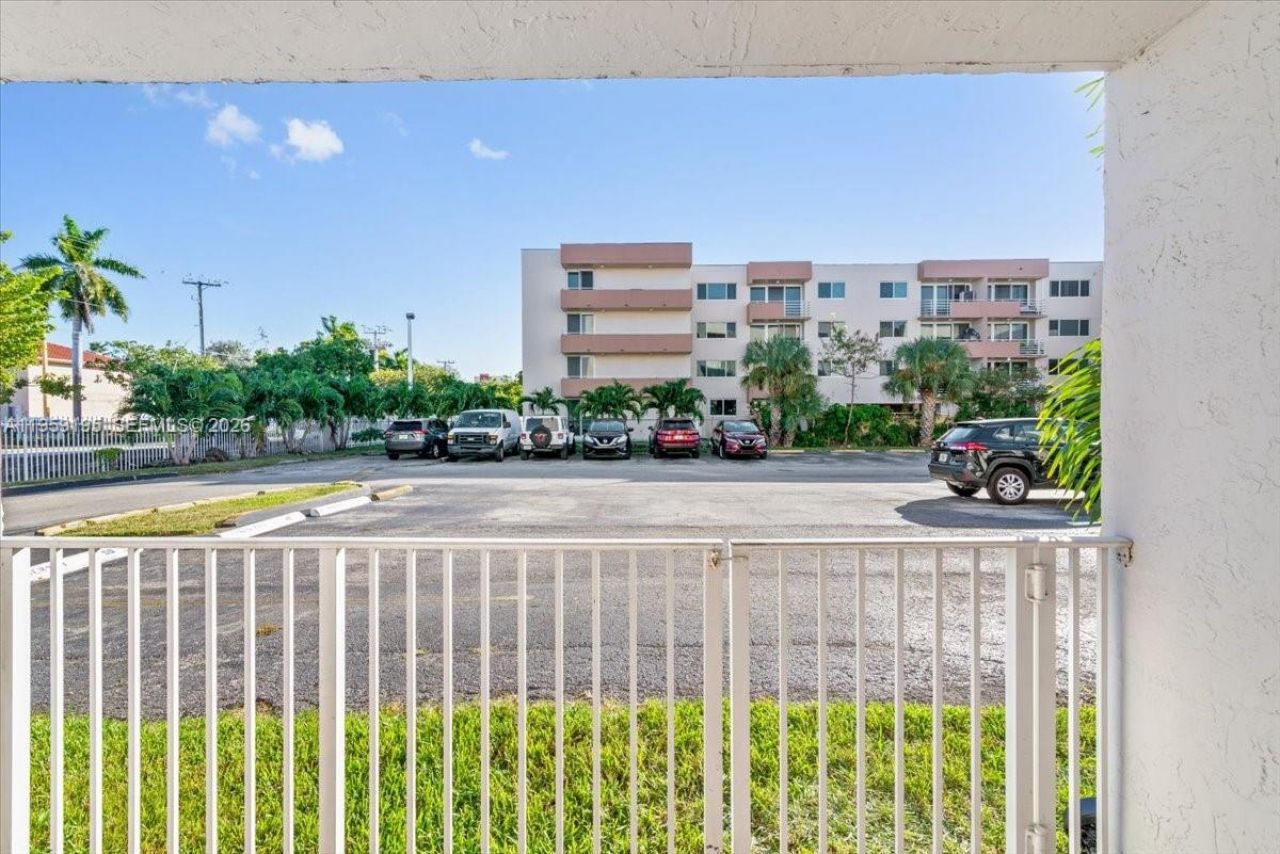 8075 NW 7th St, Unit 120, Miami, FL 33126 Photo