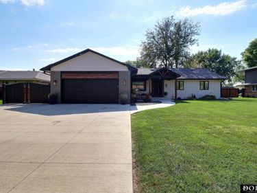 2225 Teakwood Drive, Fremont, NE 68025