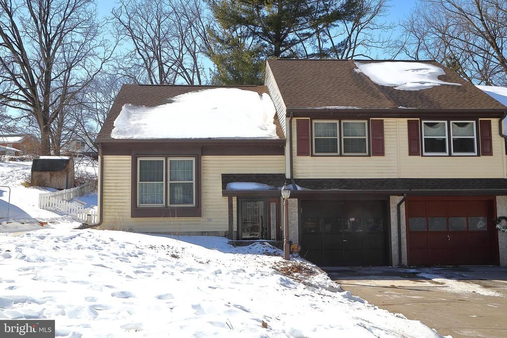 234 N 11th Street, Akron, PA 17501 Main Photo