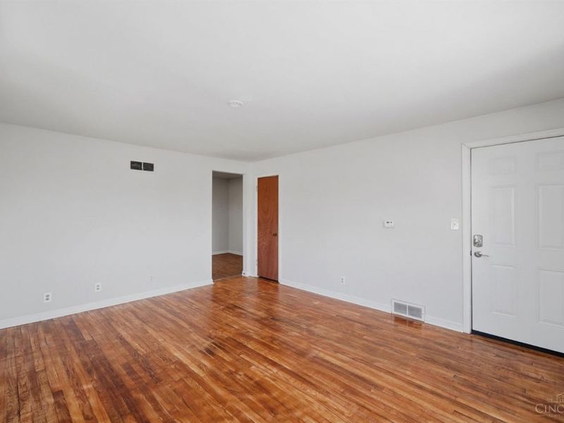 9496 Reading, Reading, OH 45215 Photo 10