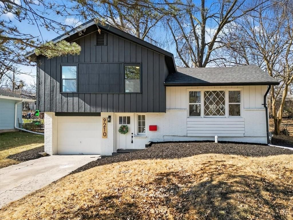 9210 Marsh Avenue, Kansas City, MO 64138 Main Photo