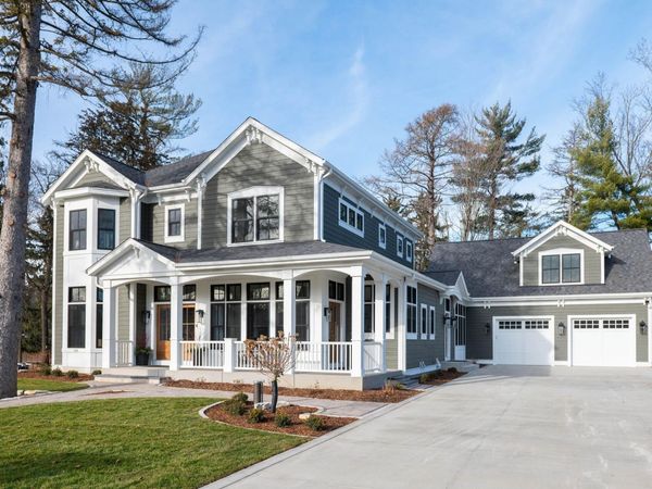 545 Wisconsin Ave, Delafield, WI 53018