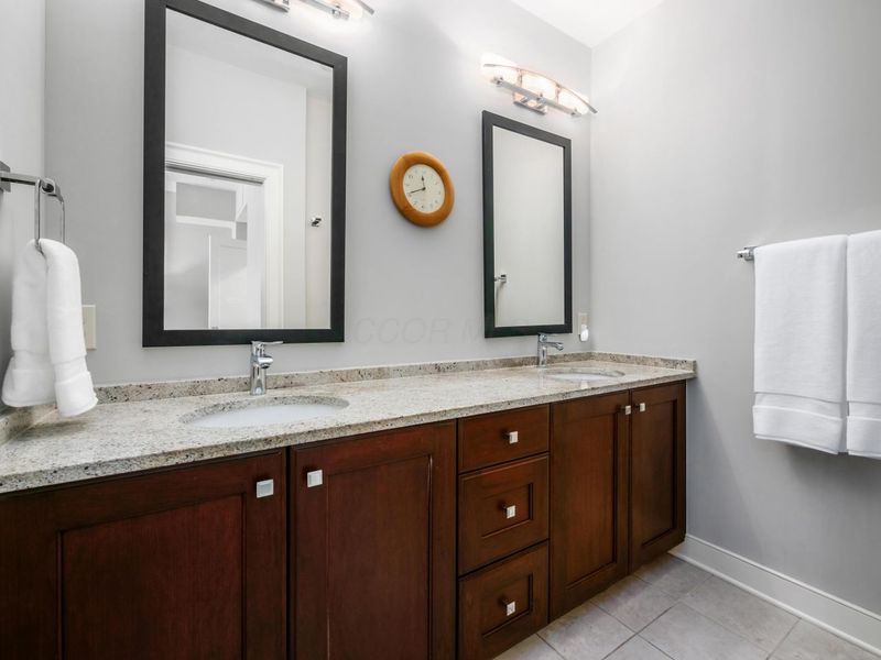 292 1/2 E Gay Street, Unit TH46, Columbus, OH 43215 Photo 10