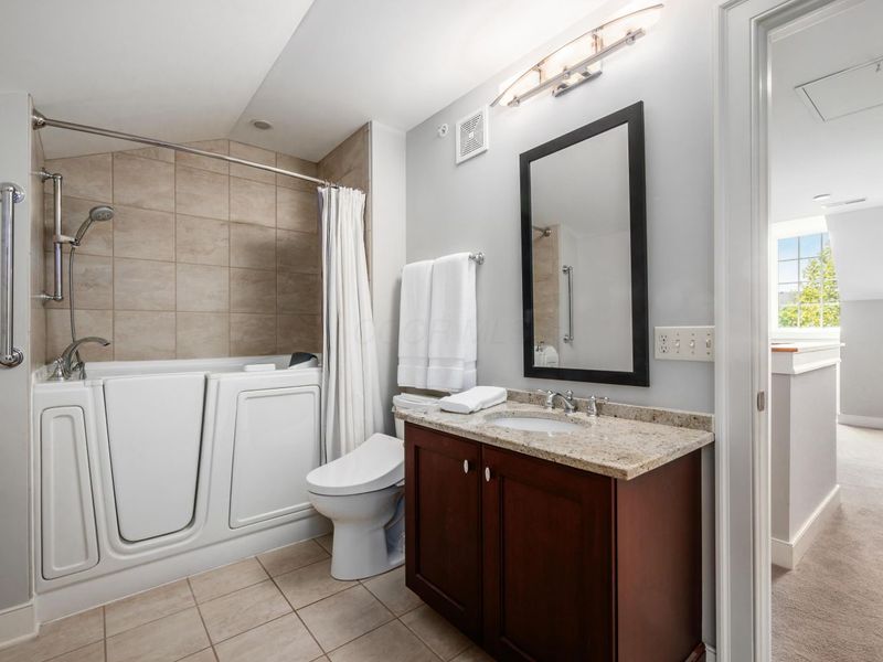 292 1/2 E Gay Street, Unit TH46, Columbus, OH 43215 Photo 19