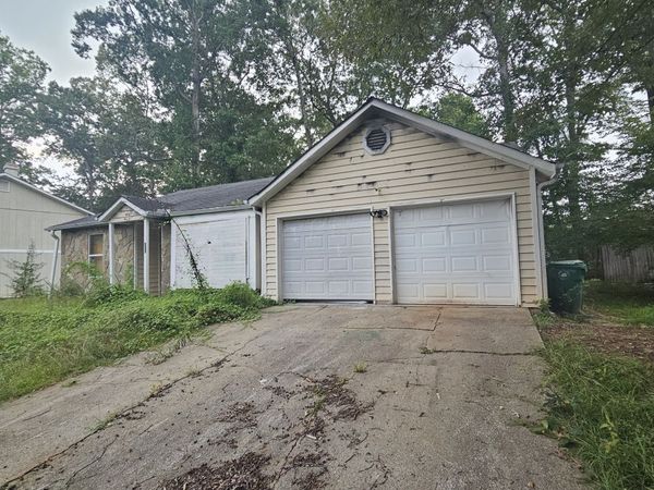 854 Greenhedge Drive, Stone Mountain, GA 30088