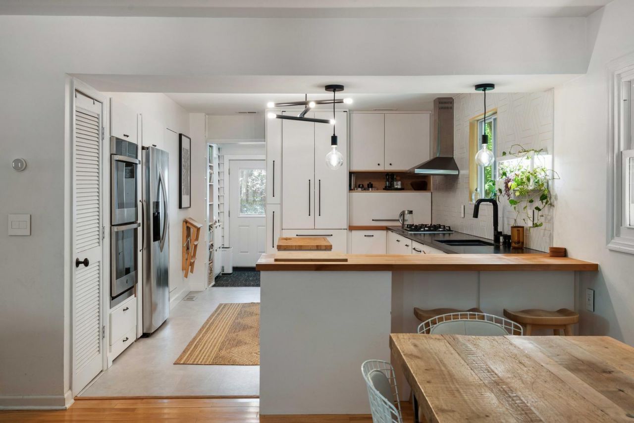 1515 N Lakeshore Drive Photo 16