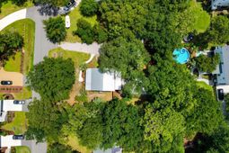 1515 N Lakeshore Drive photo 4