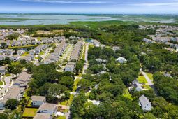 1515 N Lakeshore Drive photo 4