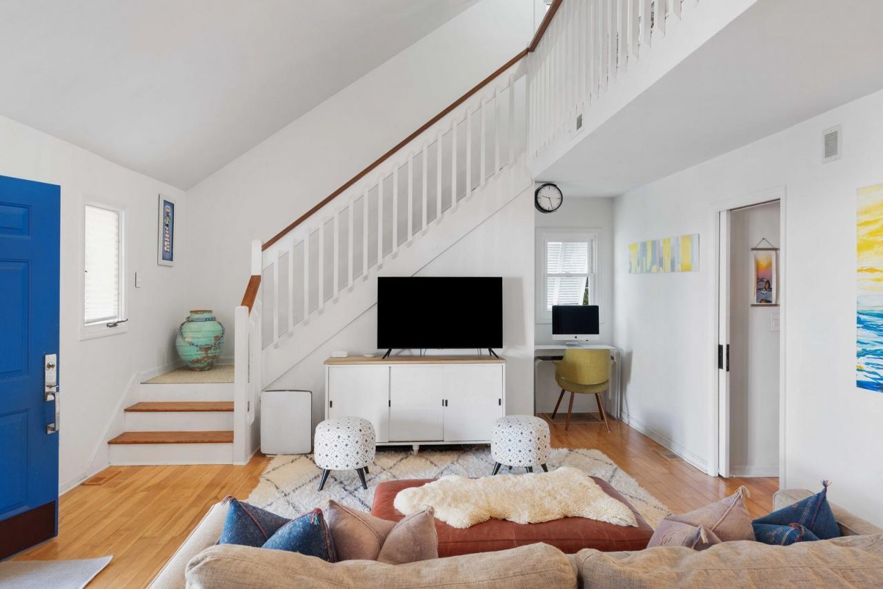 1515 N Lakeshore Drive Photo 7