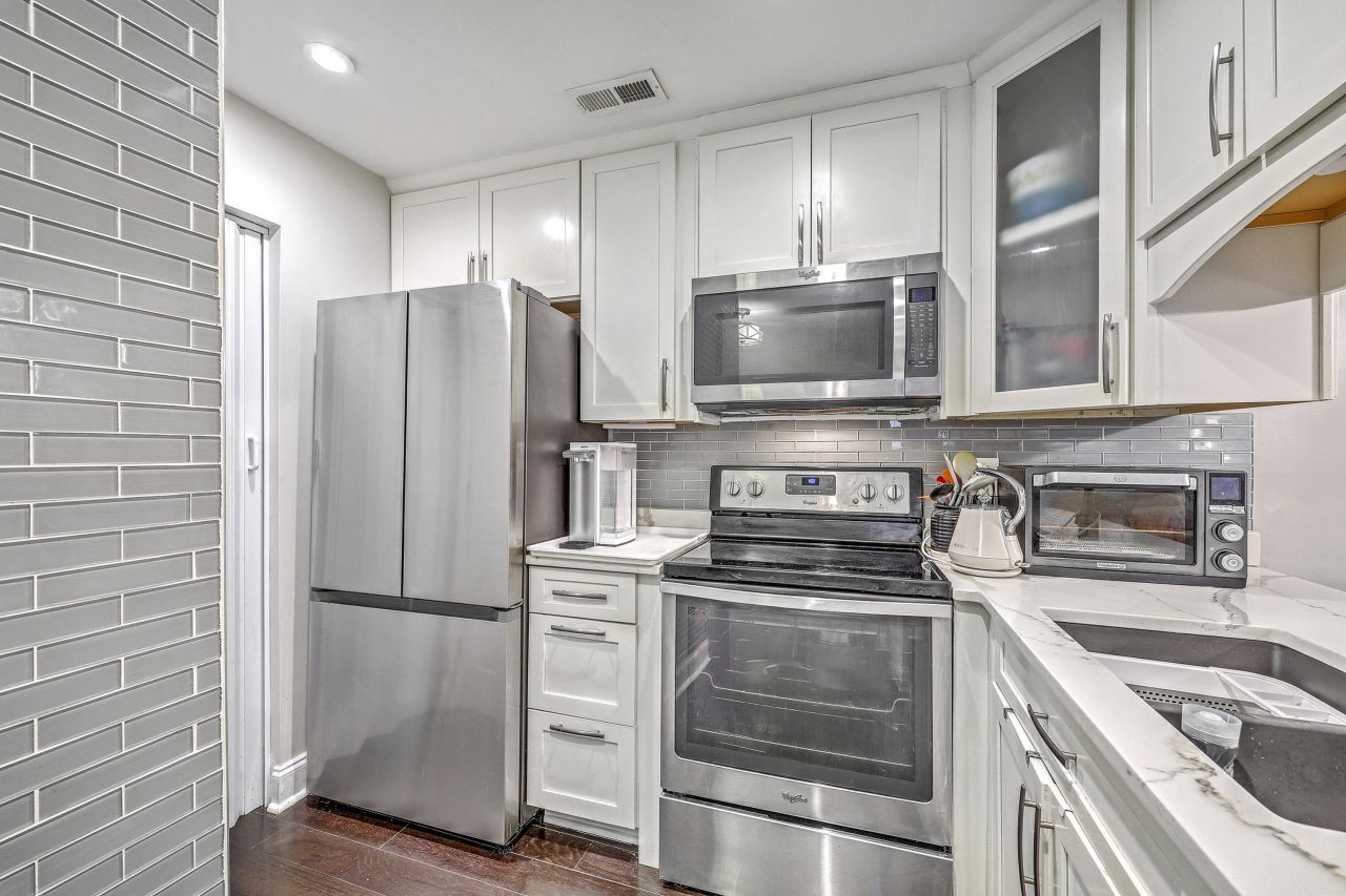 188 Midland Parkway Photo 11