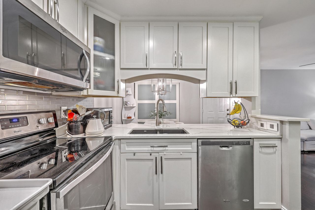 188 Midland Parkway Photo 12