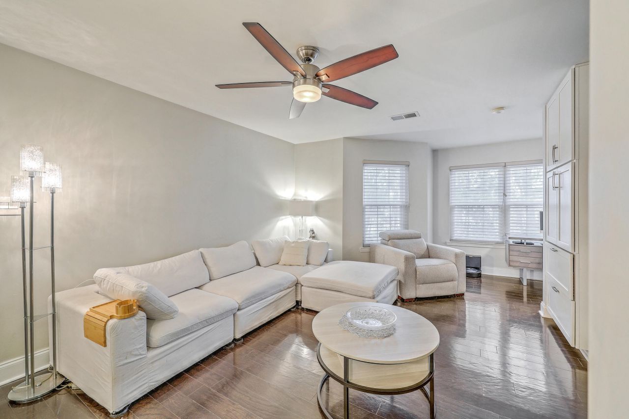 188 Midland Parkway Photo 5