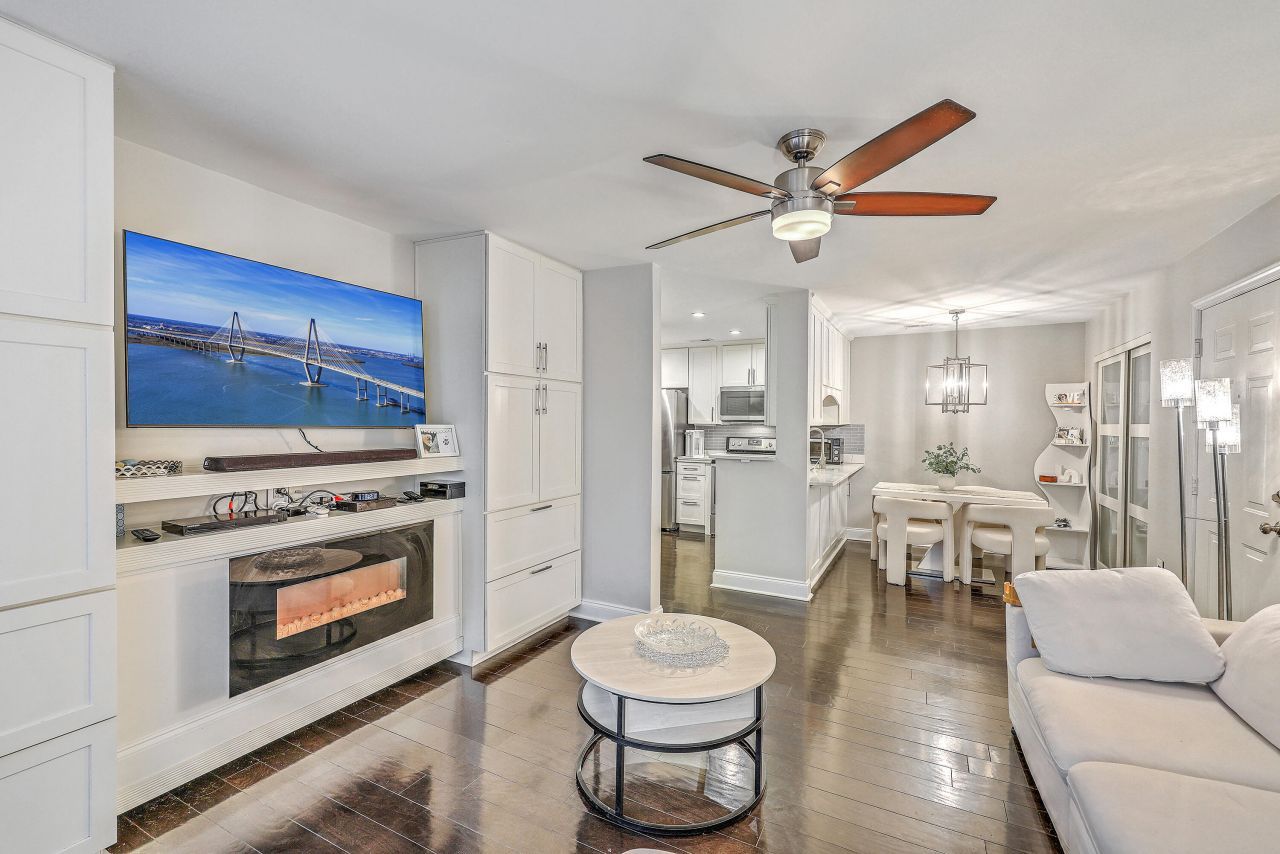 188 Midland Parkway Photo 7