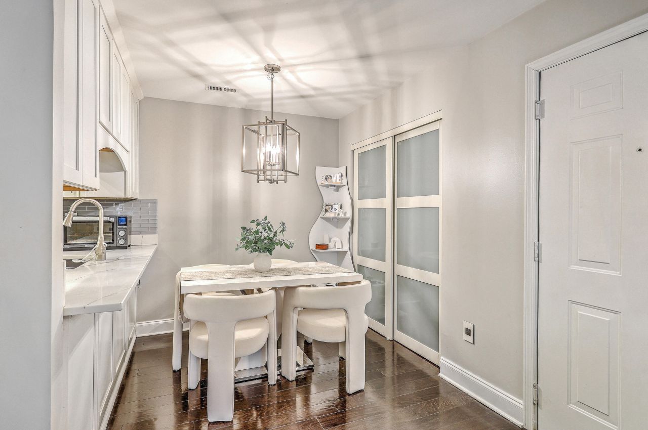 188 Midland Parkway Photo 8